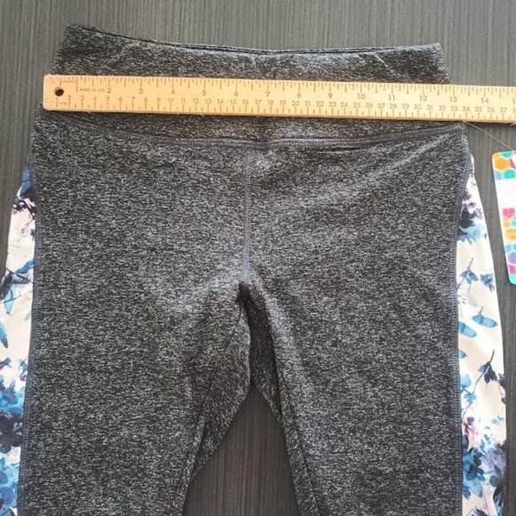 LULAROE SIMPLY COMFORTABLE JADE ATHLETIC CAPRI LEGGING GRAY BLUE FLORAL SML NWT - Picture 5 of 5